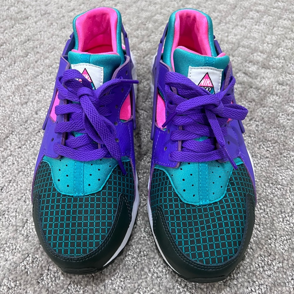 Nike Huarache Run
Big Kids' Shoes size 6.5 youth
